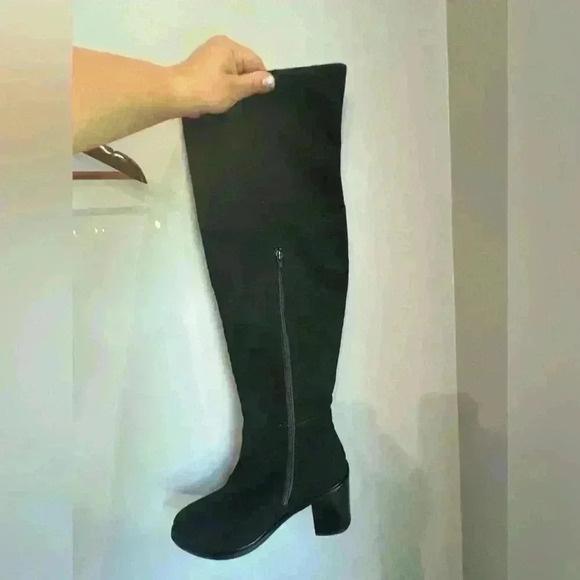 NWOB Seychelles Anthropologie Over The Knee Black Suede Heeled Boot Size 9 - Picture 8 of 8